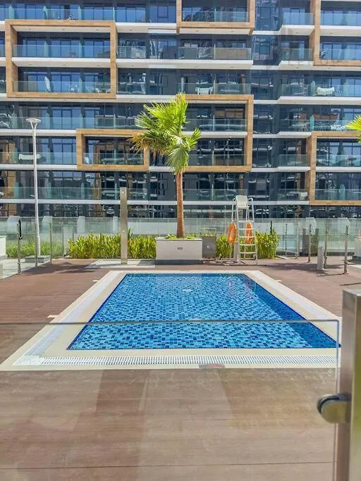 Chic 2Br With Partial Burj Khalifa View Apartment Dubai